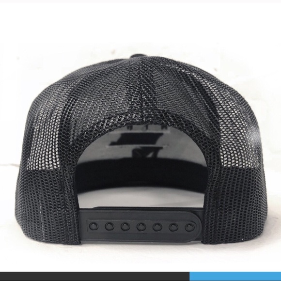 NWT Original “Mind over matter hat” - Picture 2 of 3